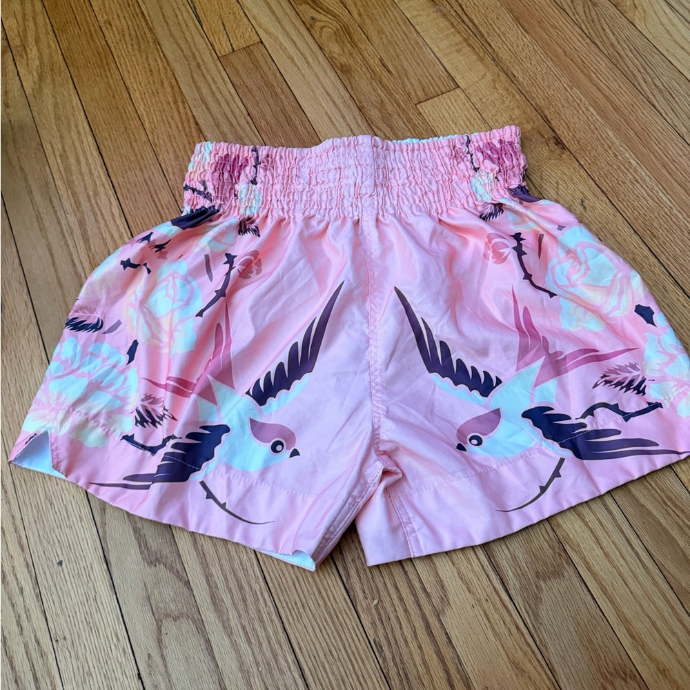 TUFF Muay Thai boxing "Pink Birds & Roses" retro Sport Pink Elastic Shorts sz L